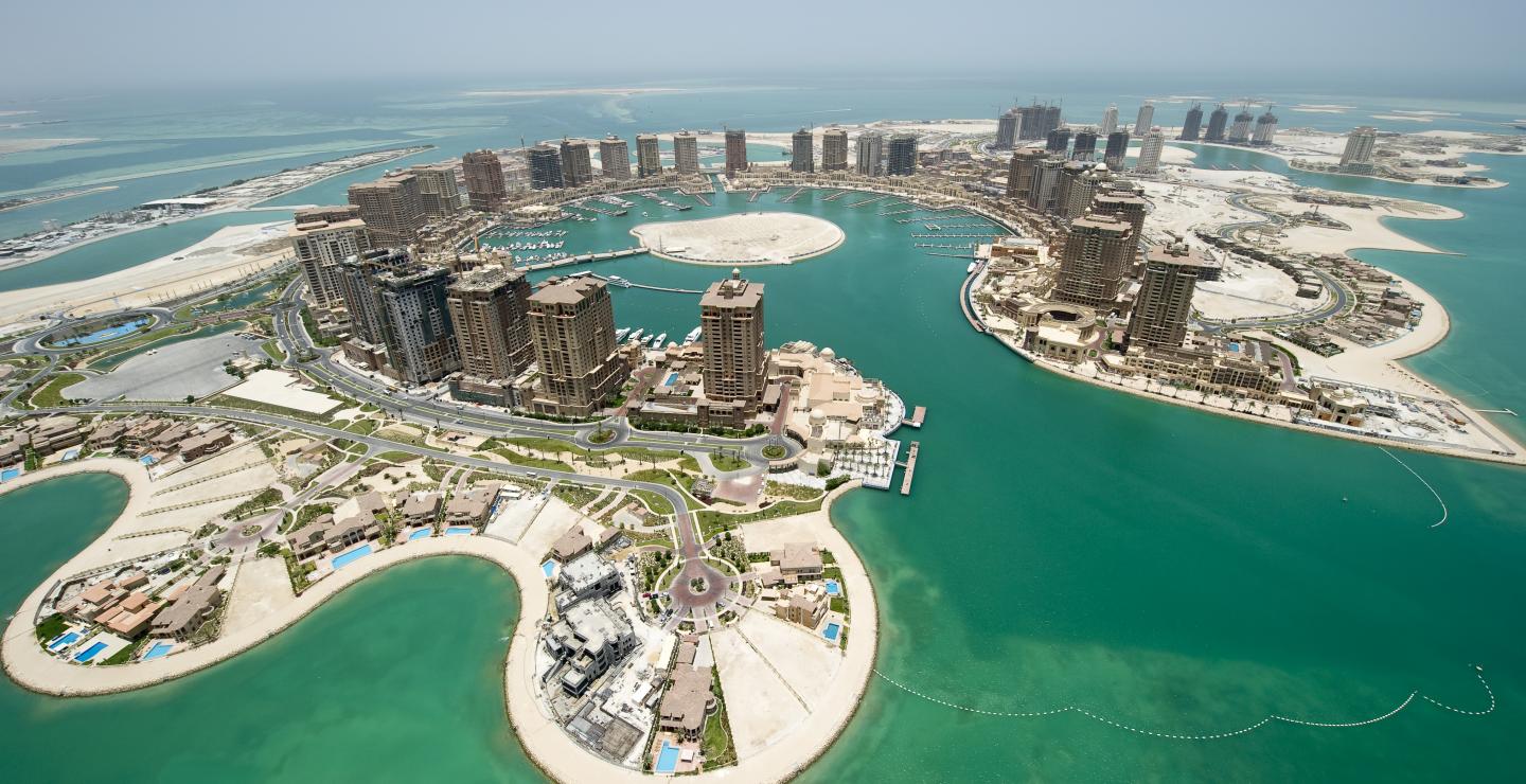 Самая богатая страна в 2024 году. Доха остров Жемчужина. The Pearl-Qatar Доха. Жемчужина-Катар, Доха, Катар. Искусственный остров Перл-Катар.
